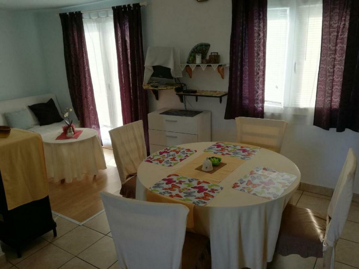 Apartments Mira Jadrtovac Extérieur photo